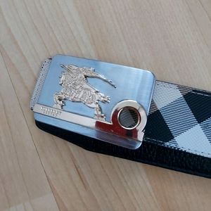 Burberry belt small